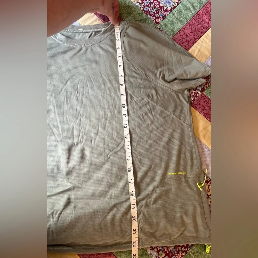 Lululemon Lightweight Cinched Hem Hiking T-Shirt - 
Laurel Green - Picture 9 of 9